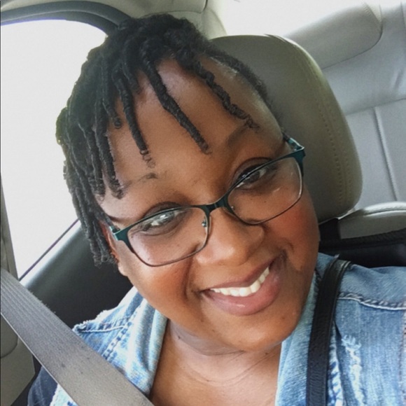 Meet your Posher, Rochelle - Picture 1 of 1